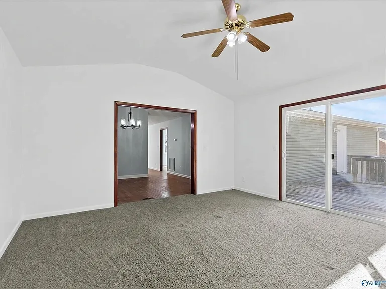 Bonus room/Sunroom
