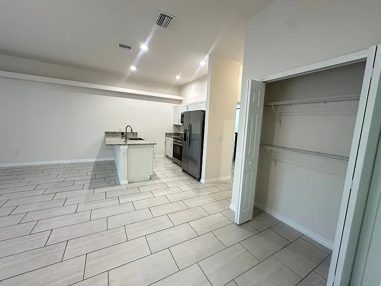 3305 SW 15th Pl #3305 — Photo 7