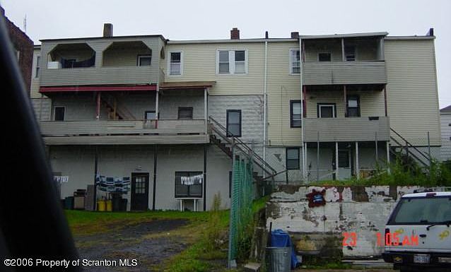 2nd image of 109-111 W Grand St