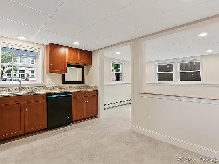 Kitchen. Seating area.