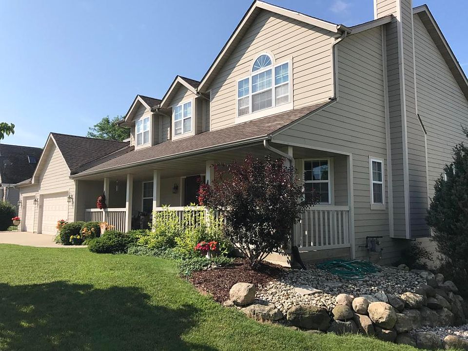 1st image of 933 Schloemer Dr