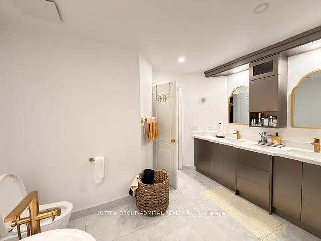 37 Royal Gala Cres #MAIN FLOOR — Photo 12
