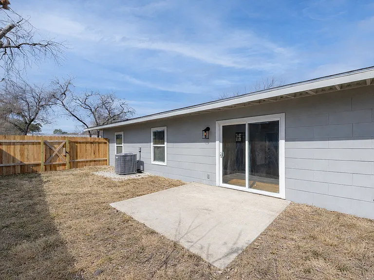 306 Westmoreland Dr — Photo 16