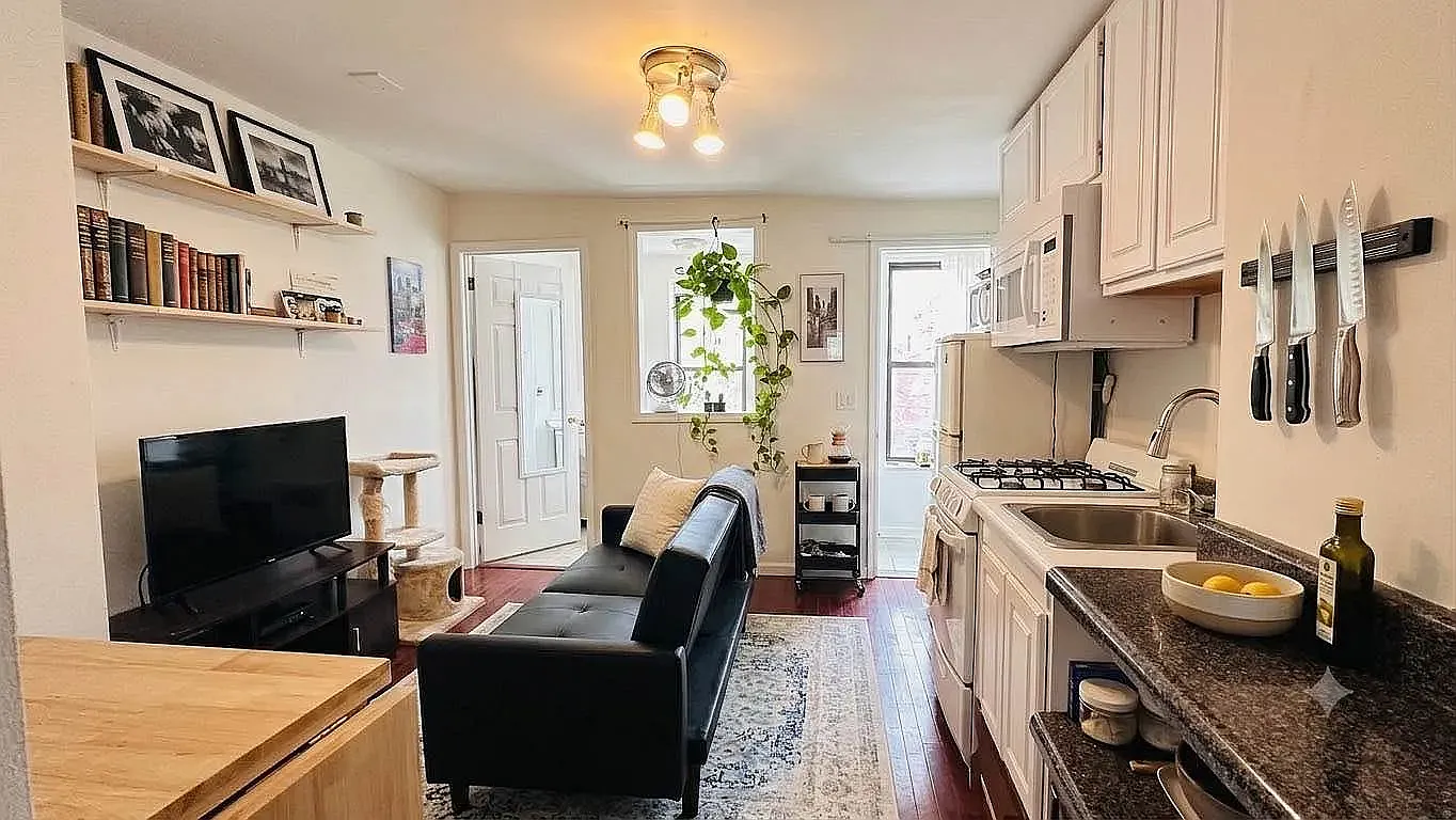 518 East 6th Street — Photo 1