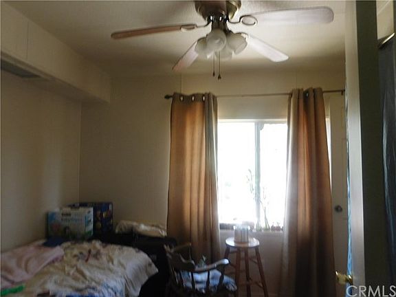3rd image of 32681 Crescent Ave