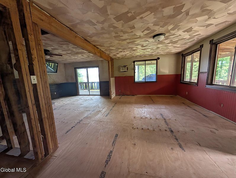 8th image of 92 Riddle Road