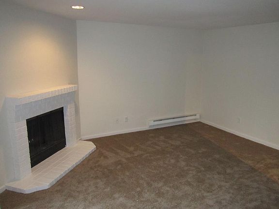 2nd image of 11313 NE 128th St APT E103
