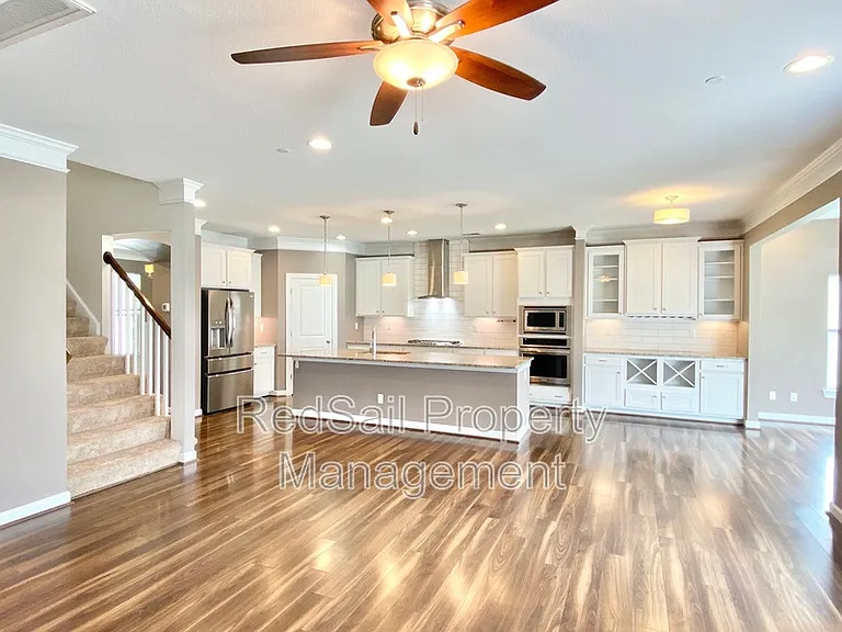 217 Manor Dr — Photo 7
