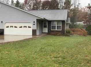 1521 Jonathans Ct, Plover, WI 54467