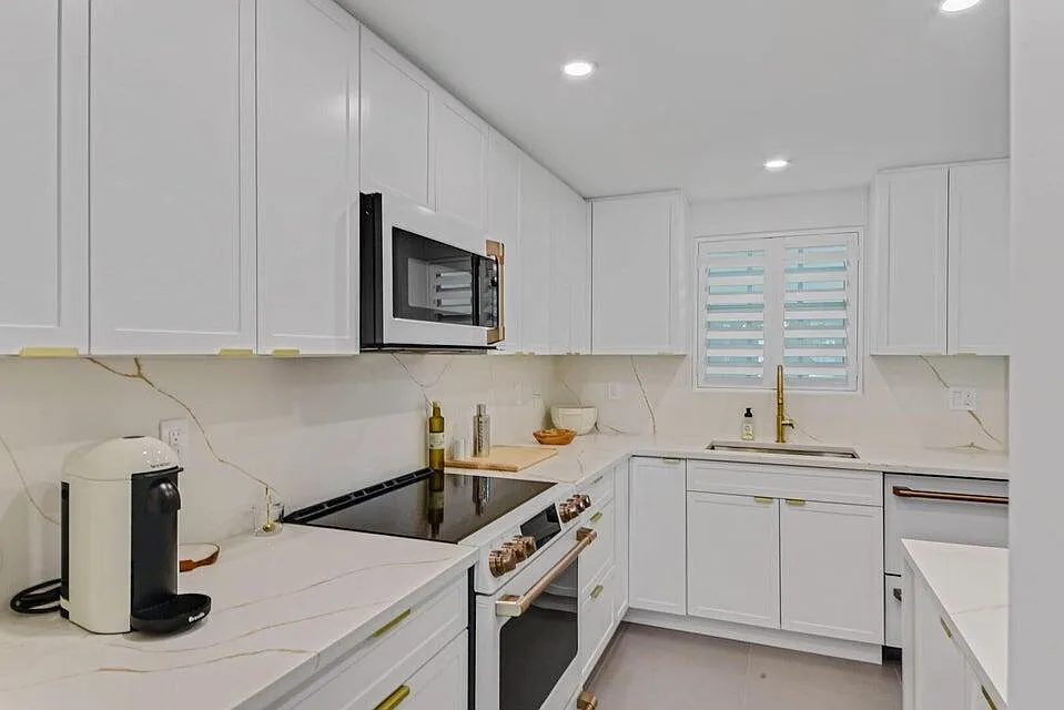 2 bed, 2.0 bath, 1010 sqft, $5,500 — Photo 4