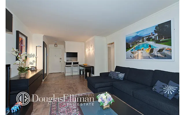 Sold by Douglas Elliman | media 15