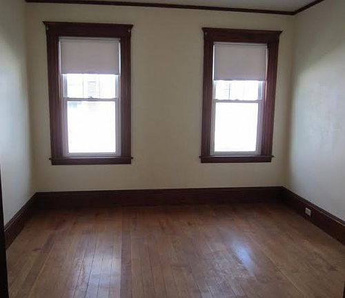 3rd image of 10 Ethel Ave #1