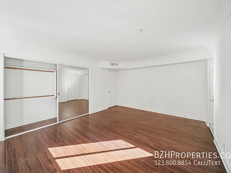 1508 Greenfield Ave — Photo 24