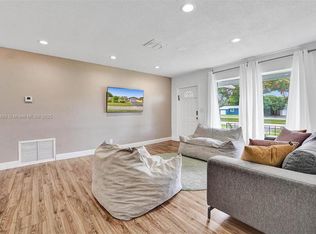 4208 W Park Rd, Hollywood, FL 33021