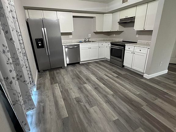 5th image of 2028 Oak Meadow Cir