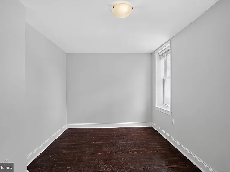 2623 Emerald St — Photo 18