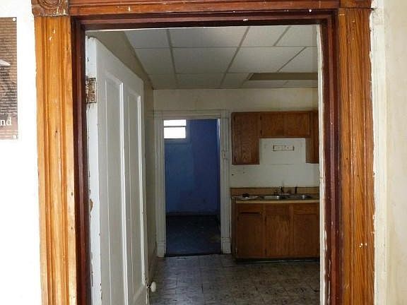 519 Heywood Ave - Interior 4