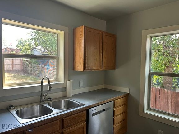 4th image of 608 S 10th Ave