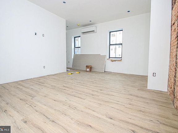 3rd image of 3945 Lancaster Ave #49-3B