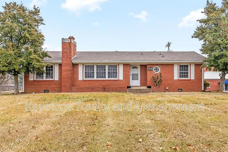 1319 Fort Campbell Blvd