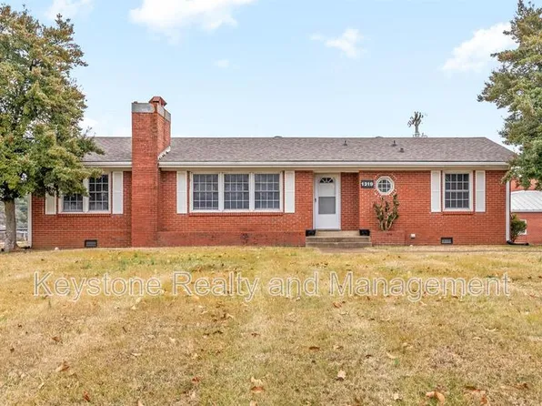 1319 Fort Campbell Blvd, Clarksville, TN 37042
