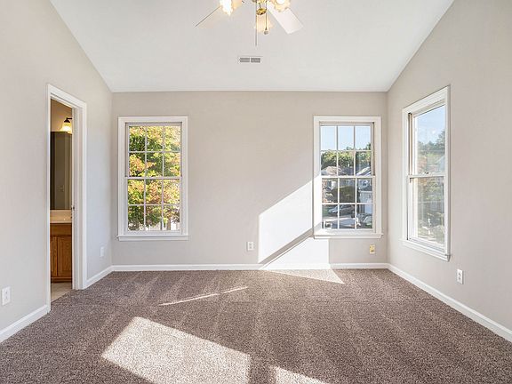 4th image of 8604 Fox Chase Ln