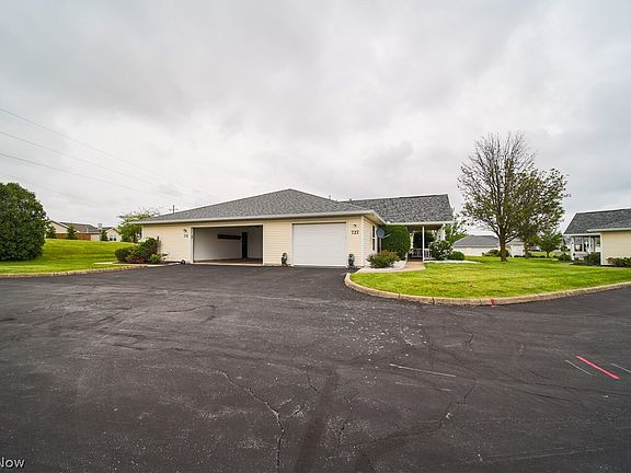 5th image of 731 Villa Dr