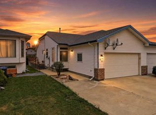 14 E Wildrose Dr, Sylvan Lake, AB T4S 1G4
