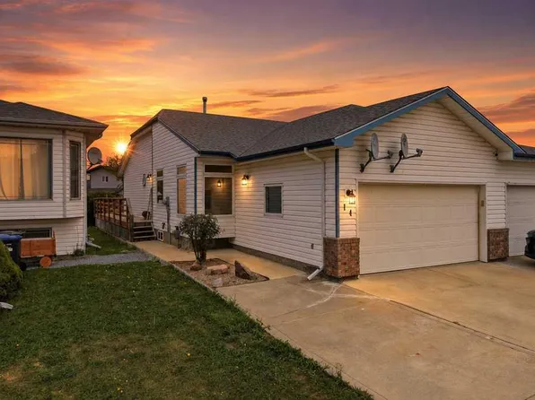 14 E Wildrose Dr, Sylvan Lake, AB T4S 1G4