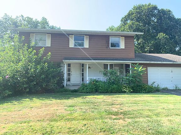 2nd image of 275 Brookhaven Dr N