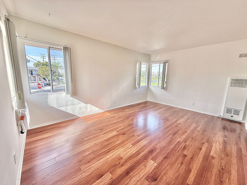 1st image of 5944 Riverton Ave #5944