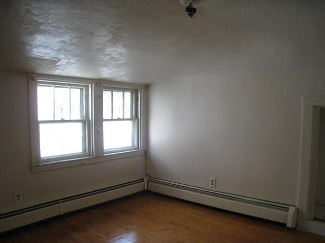 2nd image of 762 Newport Ave
