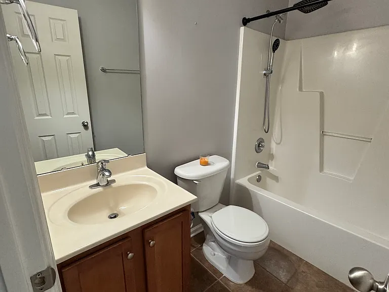 207 Bennington Dr — Photo 35