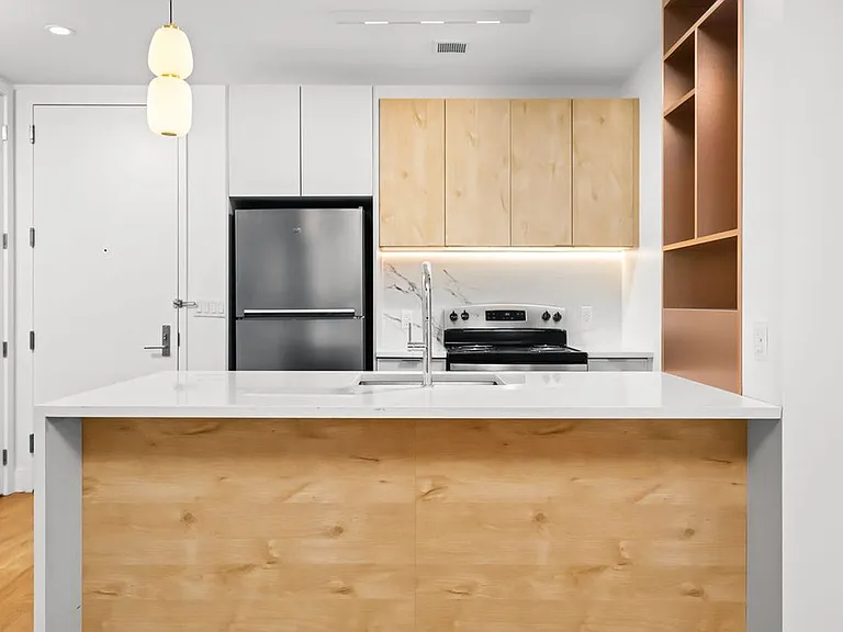 597 Grand St #525 — Photo 2