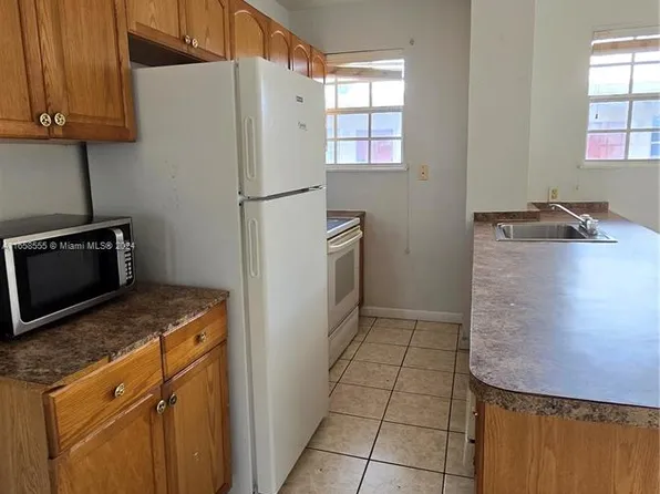 14230 NW 22nd Ave APT 3, Opa Locka, FL 33054