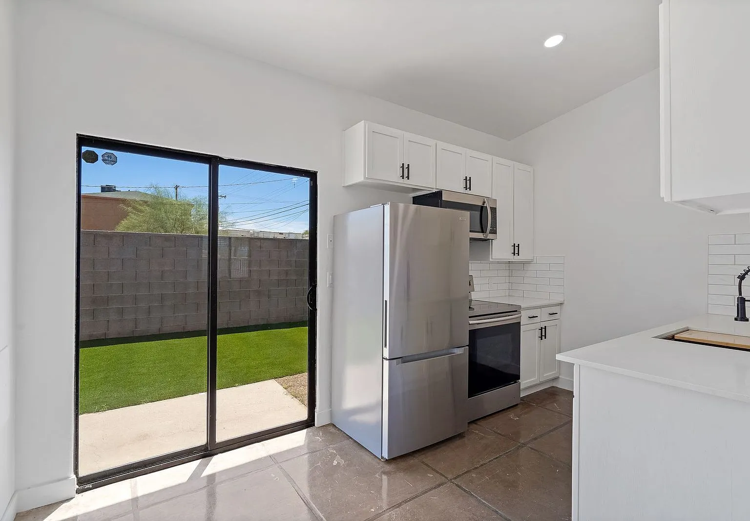 2 bed, 1003 sqft, $1,695 — Photo 4