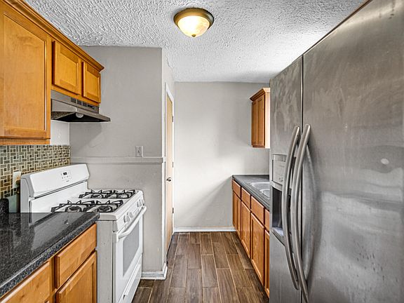 4th image of 6740 Wicker Ave