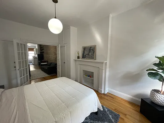 Rented by URBAN UTOPIA REALTY LLC | media 16