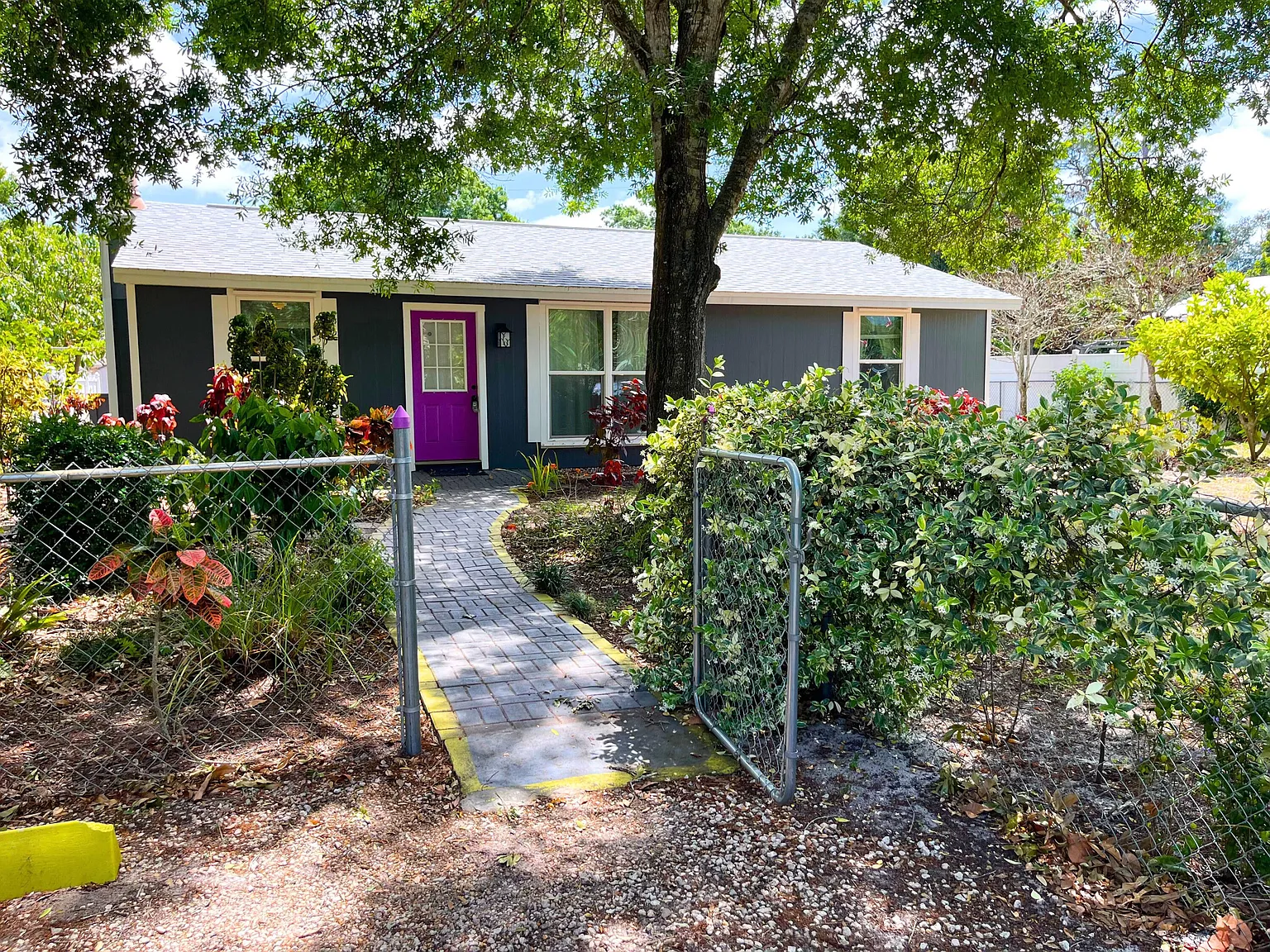 2 bed, 1.0 bath, 1092 sqft, $2,000 — Photo 1
