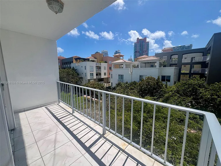 201 Jefferson Ave #4C — Photo 3