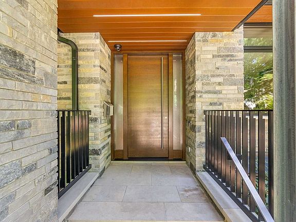 2nd image of 11 Pine Cres