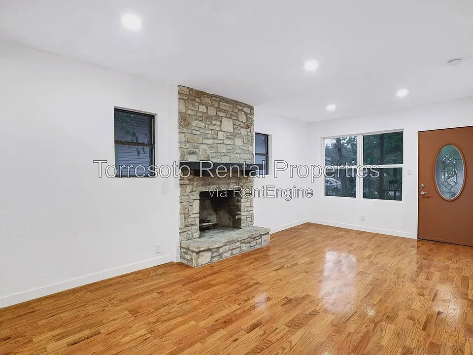 1920 Leal St