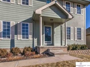 7907 S 101st St, La Vista, NE 68128