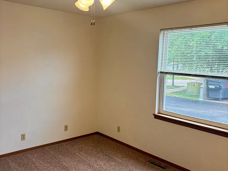4908 Coventry Ct — Photo 10