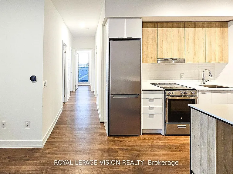 5105 Hurontario St #426 — Photo 17
