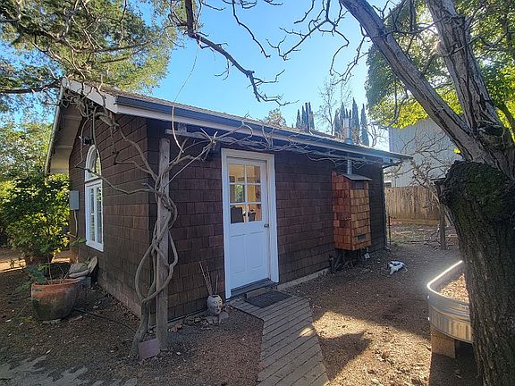 2nd image of 925 Allison Ave #B