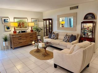 Kenland Walk, Miami, FL 33186
