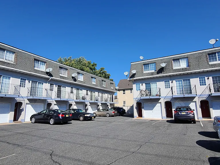 174 Palisade Ave #109 — Photo 27