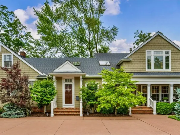 385 Longbeach Pkwy, Bay Village, OH 44140