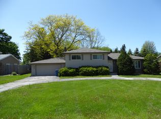 346 Martin Ln, Bloomingdale, IL 60108